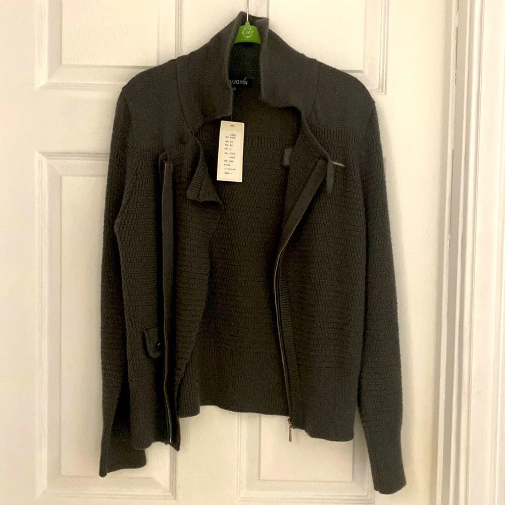 Wool Kaluoyin gray cardigan NWT S/M